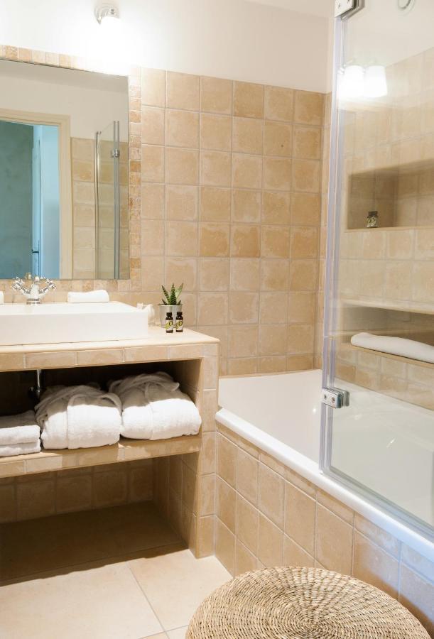Domaine Le Bois Des Dames Bed & Breakfast Chantemerle-les-Grignan ภายนอก รูปภาพ